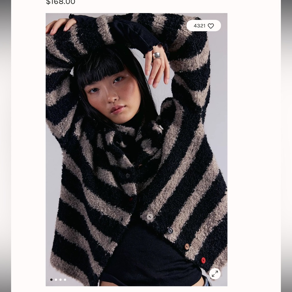 We the Free button collection cardi M